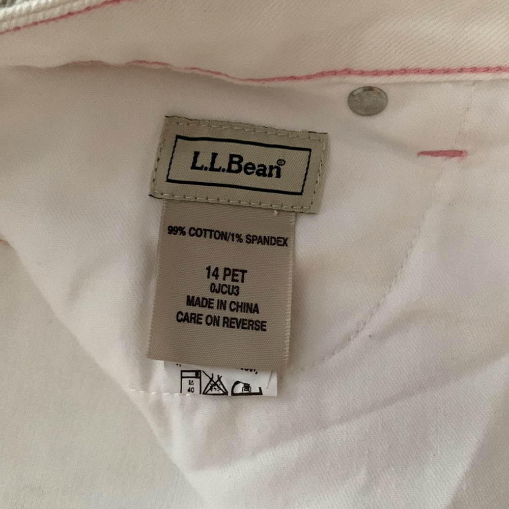 L.L. Bean White Jeans: Pink Stitching accents, Ribbon belt, Bootcut & Wider Leg - Picture 11 of 12